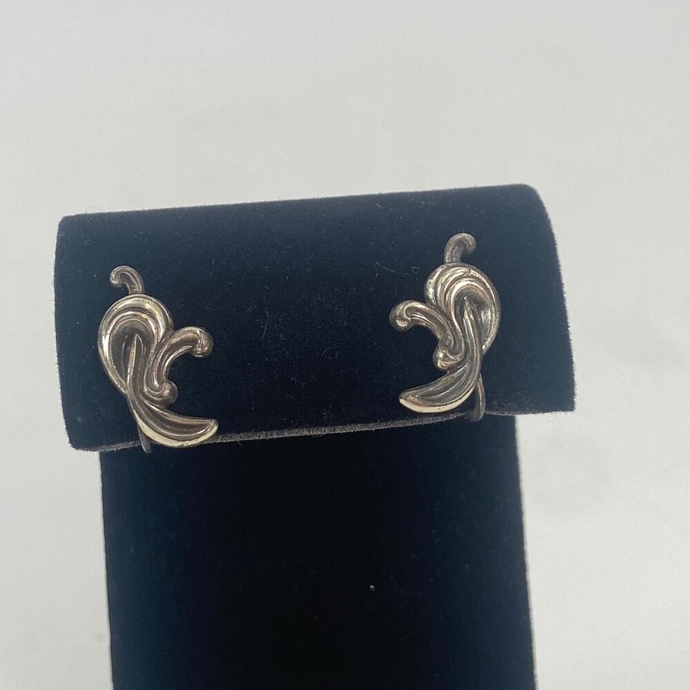 Vintage Sterling silver screw back earrings